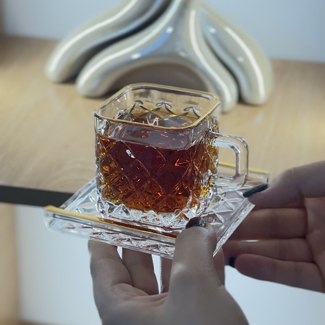 ست استکان و زیر استکان مربعی لب طلا طرح تمام لوزی